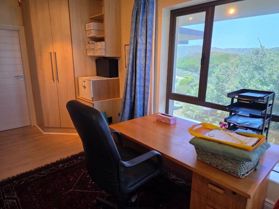 6 Bedroom Property for Sale in Myoli Beach Western Cape